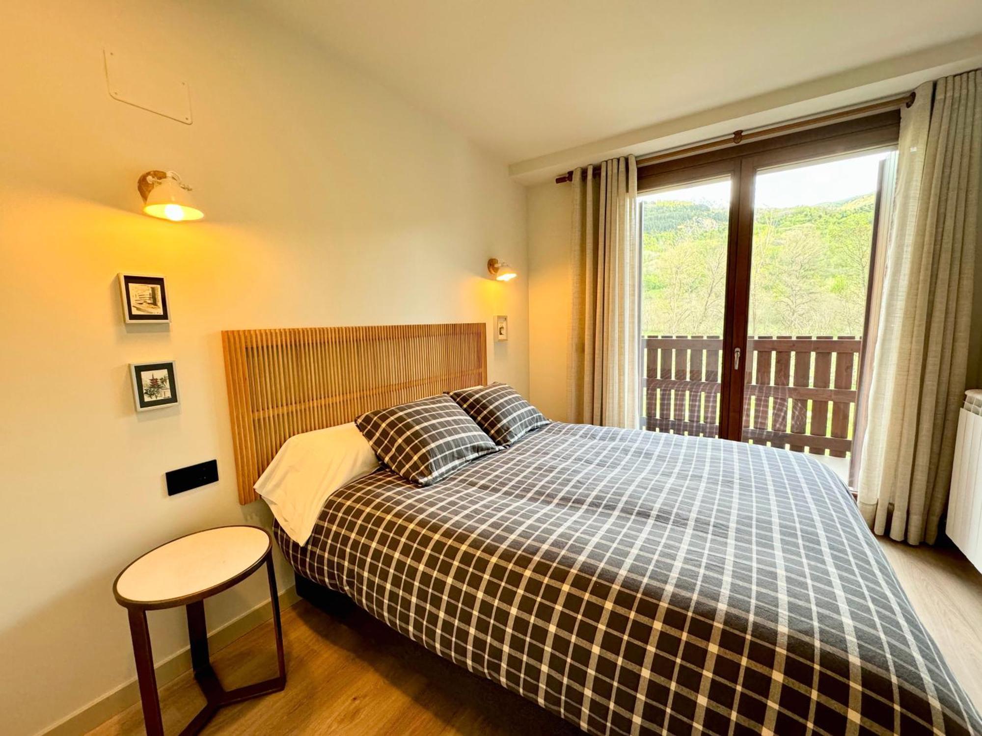 Bpirineos-Besurta Appartement Benasque Buitenkant foto